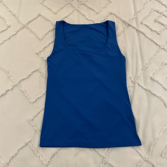 Blue top - Picture 2 of 3